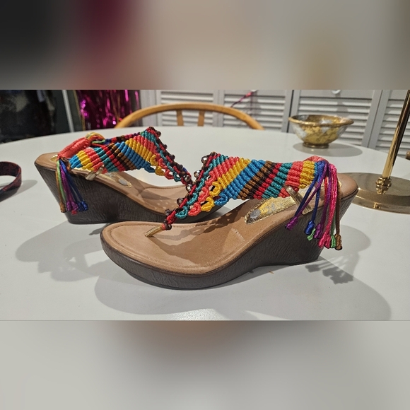 LAURA R Handwoven Colorful Wedges In Multi. Adjustable Back. Size 5(fits Like 6) - Picture 4 of 16